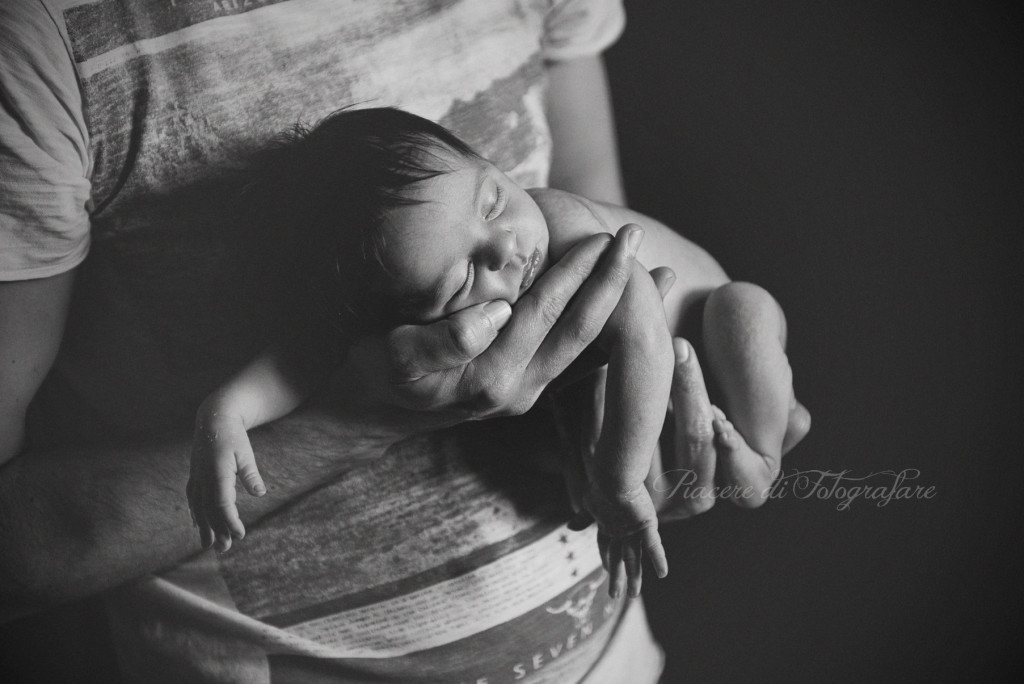 fotografie neonati roma marta con papà